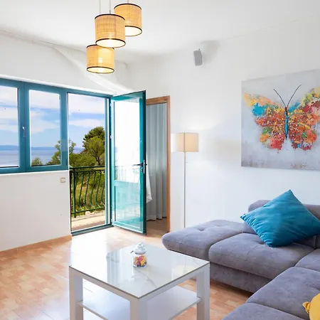 Laura On The First Floor Apartament Makarska
