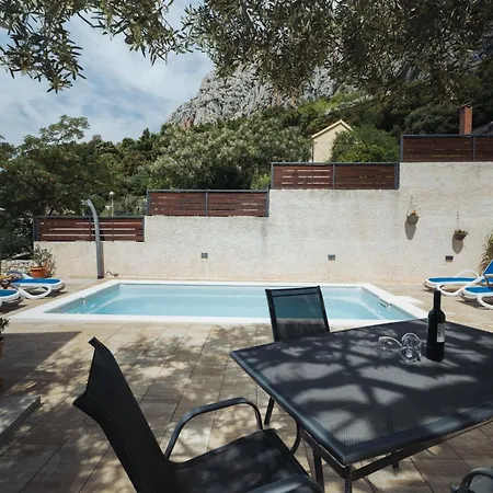 Apartament Laura On The First Floor Makarska